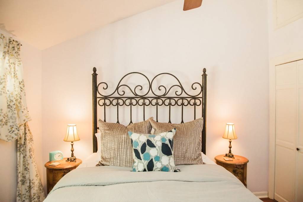 Park Lane Guest House | 221 Park Ln, Austin, TX 78704, USA | Phone: (512) 447-7460