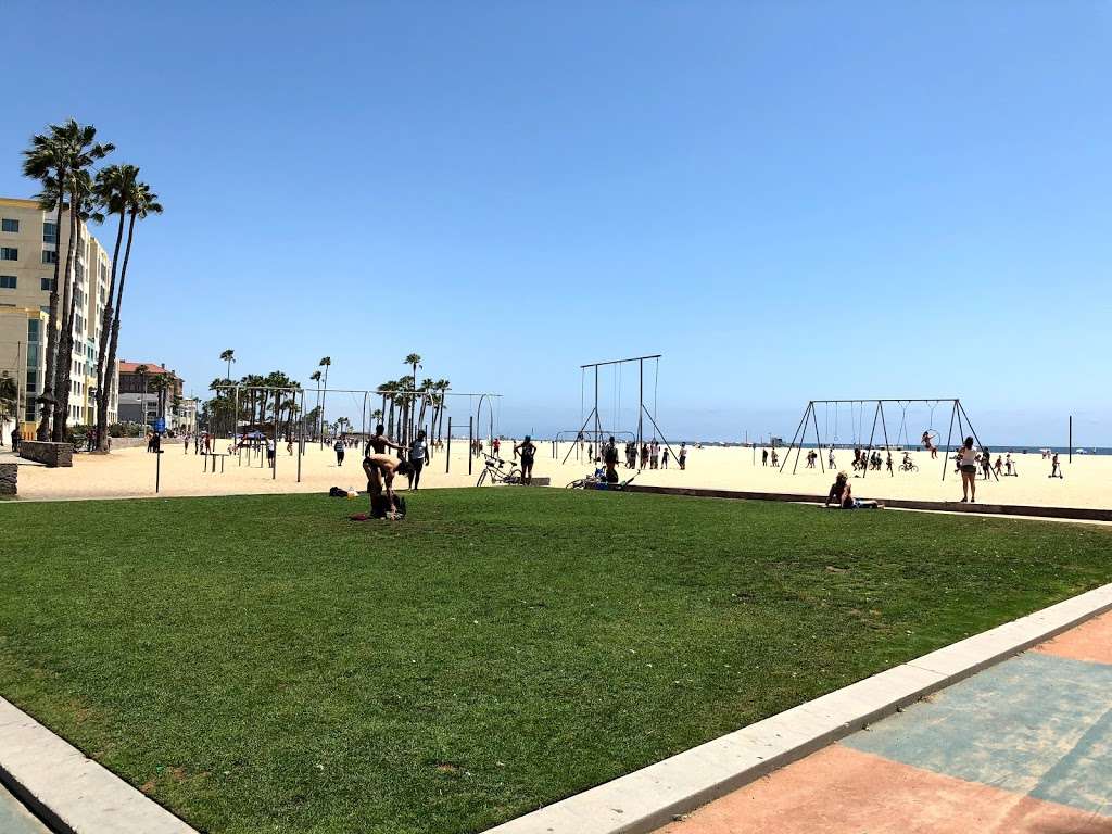 Muscle Beach | 1800 Ocean Front Walk, Venice, CA 90291, USA | Phone: (310) 399-2775