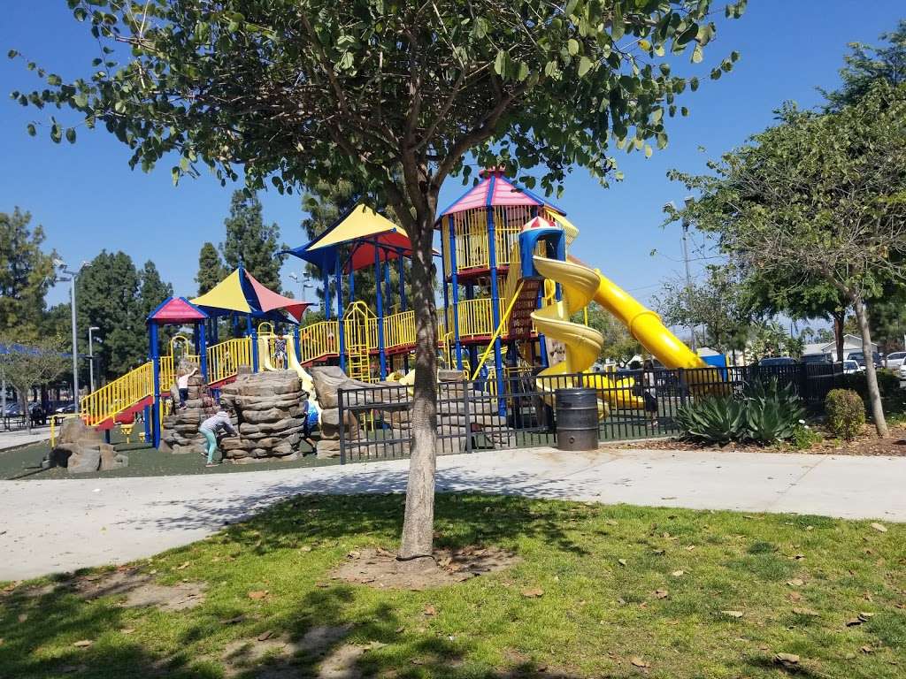 Smith Park | 6016 Rosemead Blvd, Pico Rivera, CA 90660, USA | Phone: (562) 801-4424