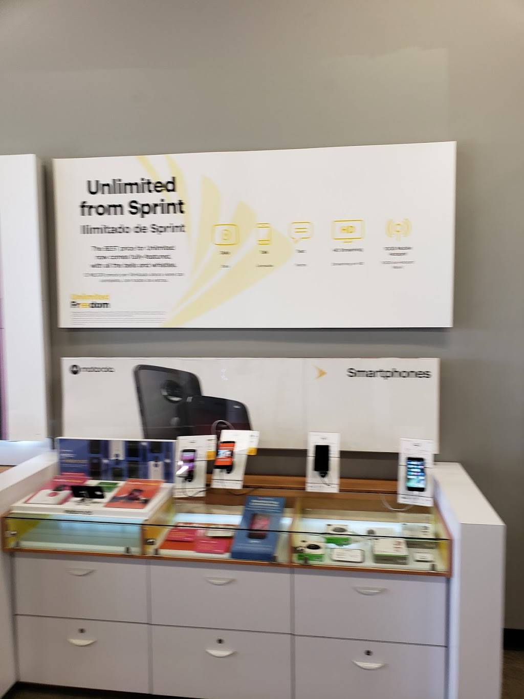 Sprint Store | 1729 N Dysart Rd Ste 105, Avondale, AZ 85392, USA | Phone: (623) 535-3742