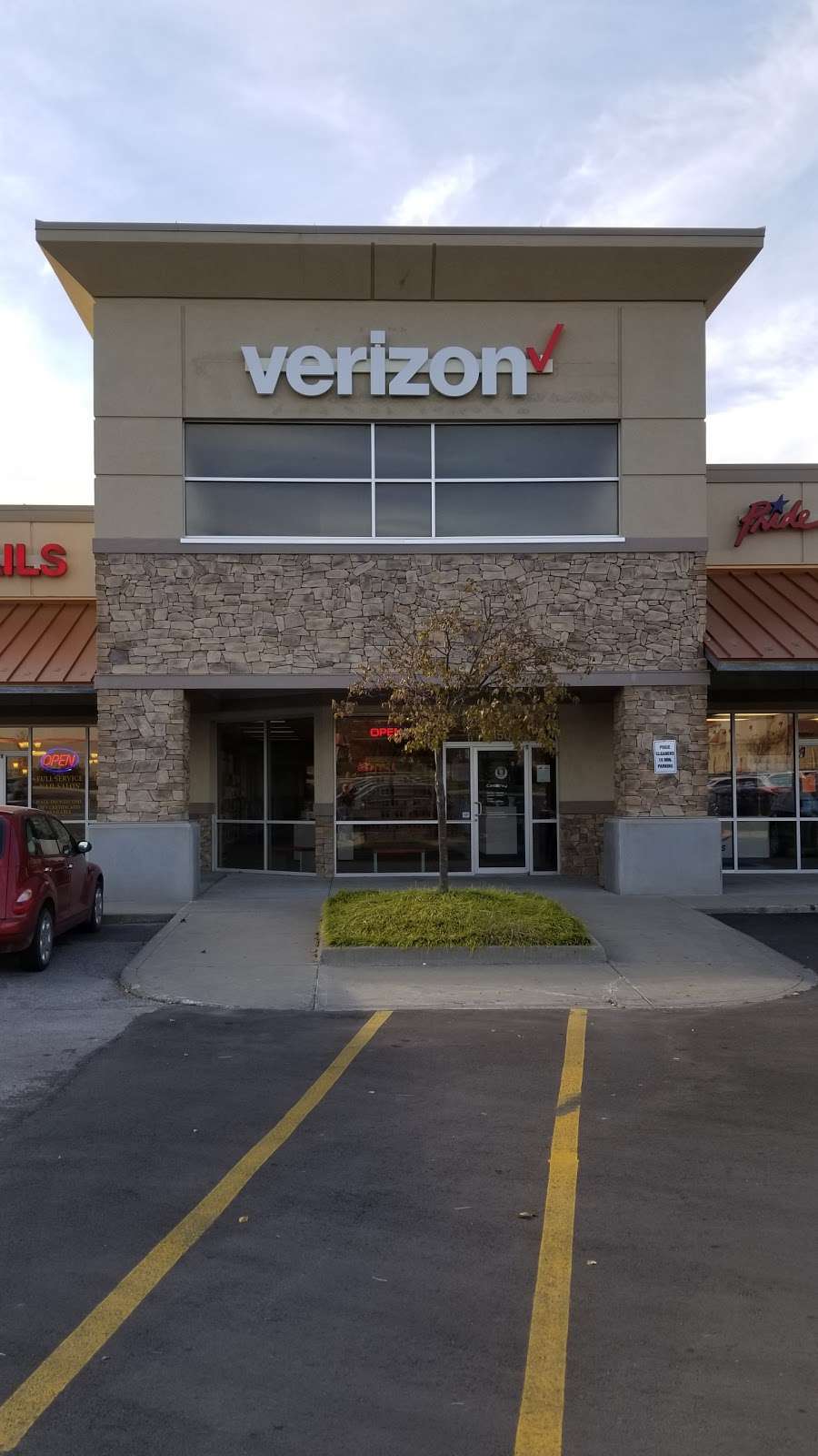 Verizon Authorized Retailer – Russell Cellular | 650 S Commercial St, Harrisonville, MO 64701 | Phone: (816) 884-3416