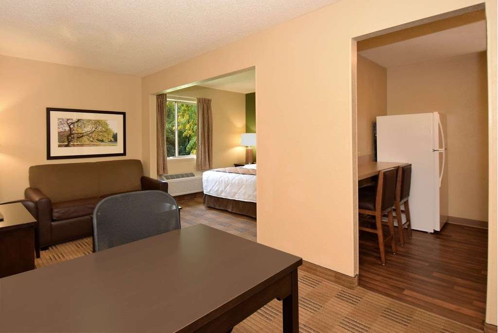 Extended Stay America Indianapolis - North | 9750 Lakeshore Dr E, Indianapolis, IN 46280 | Phone: (317) 843-1181