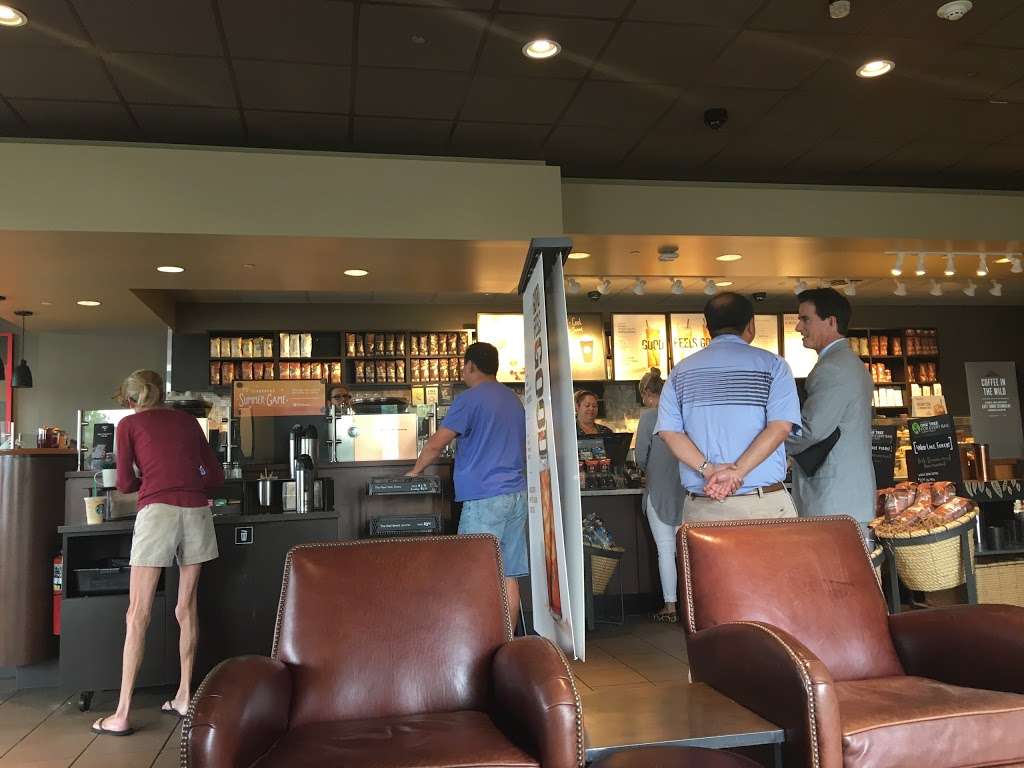 Starbucks | 840 S Waukegan Rd, Lake Forest, IL 60045, USA | Phone: (847) 295-4769