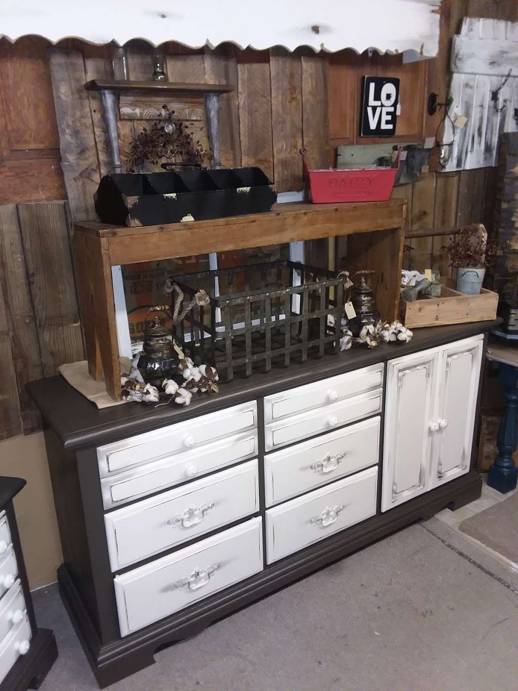 Rags to Vintage Antiques | 4760 IL-173, Poplar Grove, IL 61065 | Phone: (815) 608-2262