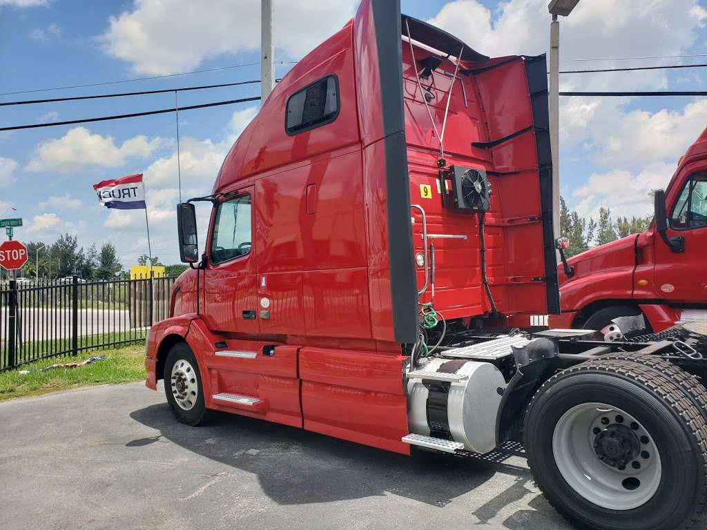 JATI TRUCK SALES - store  | Photo 2 of 10 | Address: 11400 NW South River Dr, Medley, FL 33178, USA | Phone: (786) 725-8790