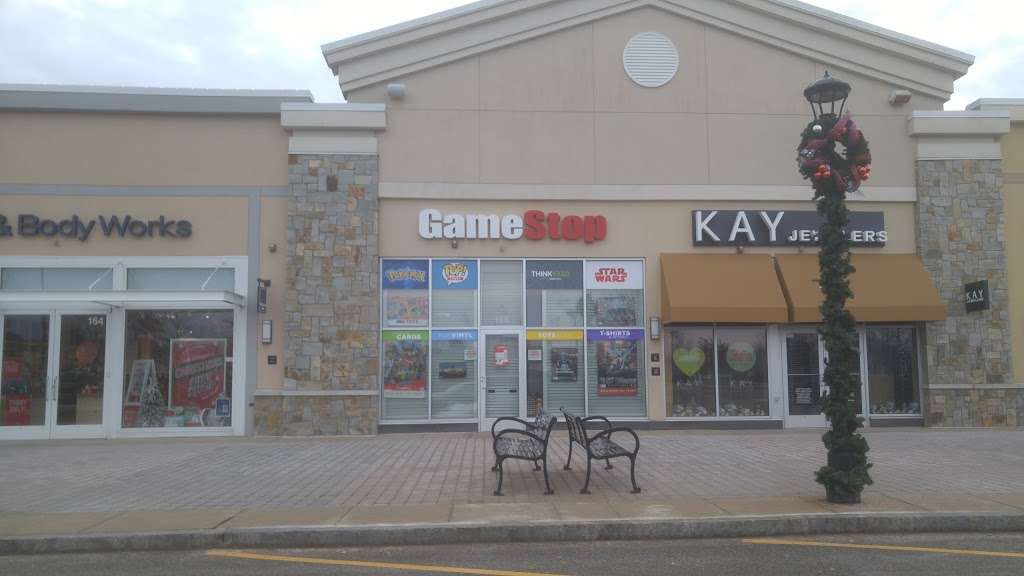 GameStop | 166 Colony Place Rd, Spc P, Plymouth, MA 02360, USA | Phone: (508) 732-7235