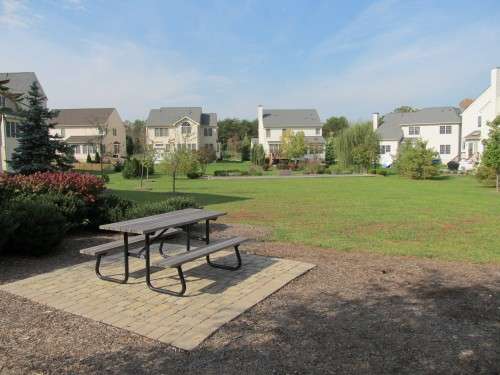 Stinger Drive Park | Stinger Dr, Chantilly, VA 20152, USA | Phone: (703) 327-4390