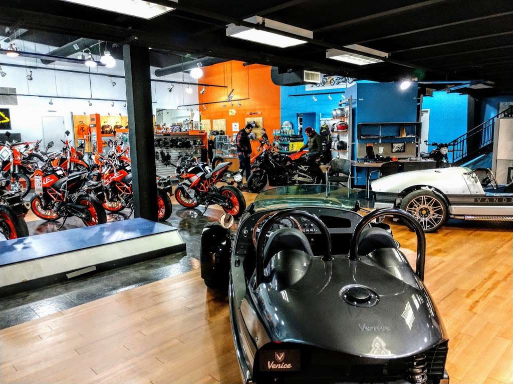 CalMoto Livermore BMW Motorcycles KTM Motorcycles Vanderhall Aut | 952 N Canyons Pkwy, Livermore, CA 94551, USA | Phone: (925) 583-3300