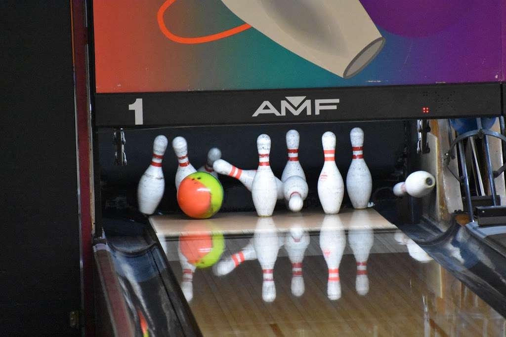 Columbus Bowling Center | 3010 State St, Columbus, IN 47201, USA | Phone: (812) 372-7857