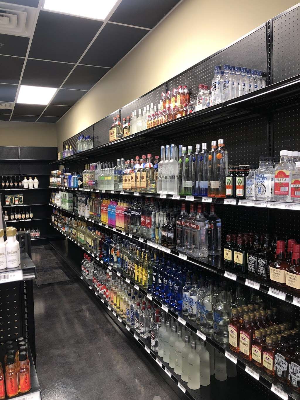 Sunny’s Liquor | 14134 W 119th St, Olathe, KS 66062, USA | Phone: (913) 261-8125