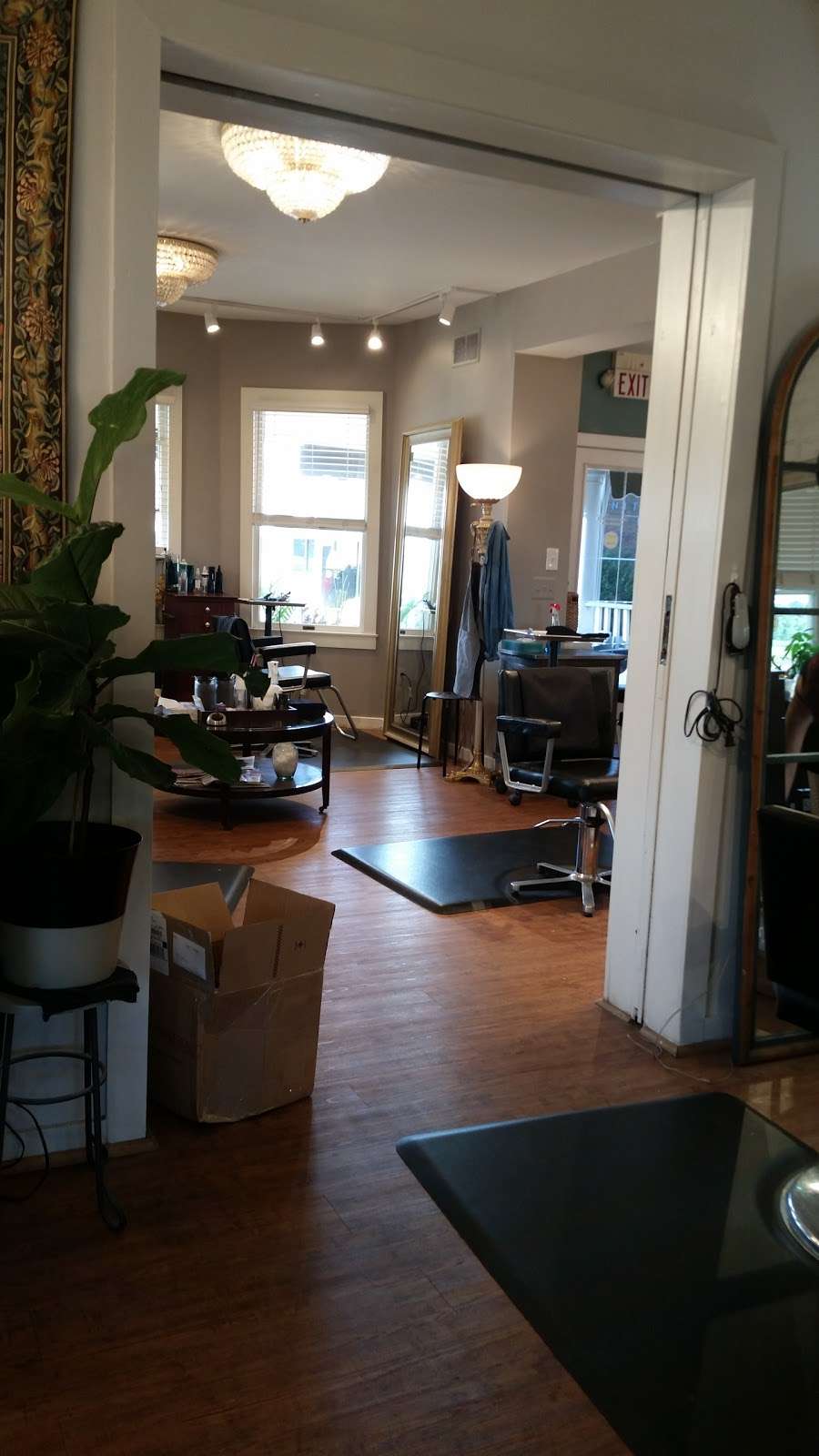 Gerber Salon | 100 W Front St, Keyport, NJ 07735, USA | Phone: (732) 888-7575