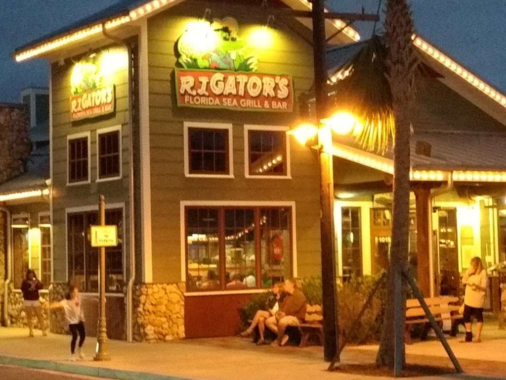 RJ Gators Florida Sea Grill & Bar | 1015 Lake Shore Dr #1693, The Villages, FL 32162, USA | Phone: (352) 751-6935