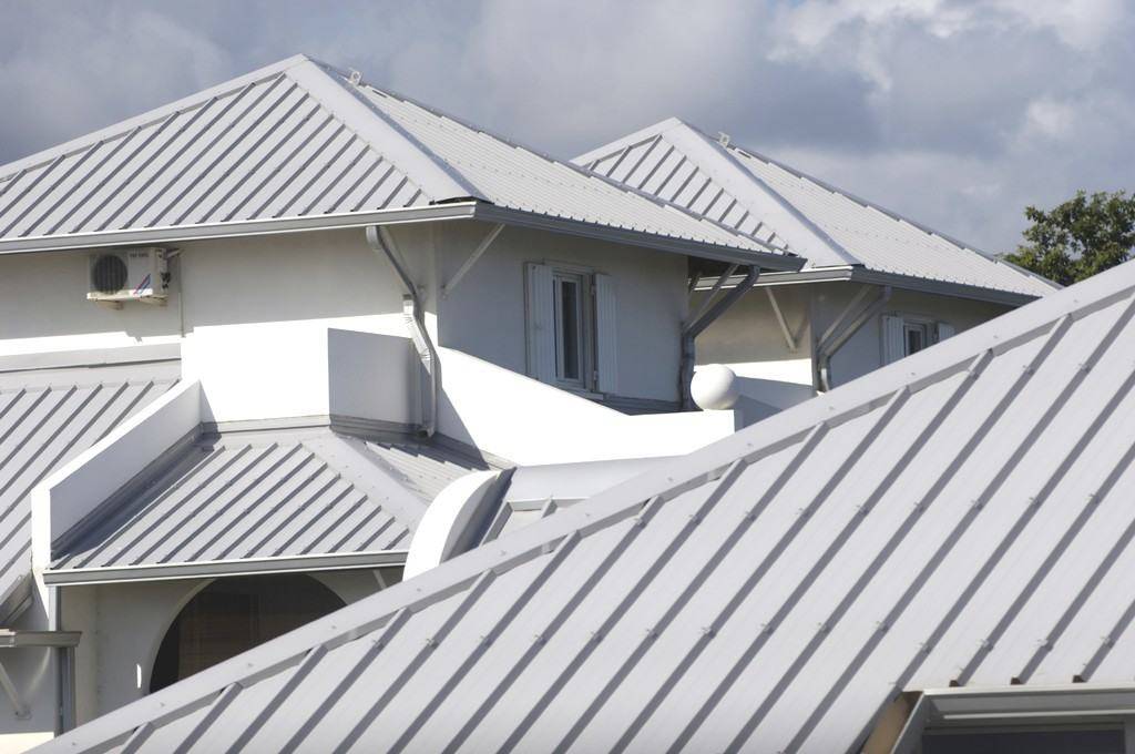 Crown Roofing LLC (Tampa) | 8802 Venture Cove B, Temple Terrace, FL 33637, USA | Phone: (813) 399-0221