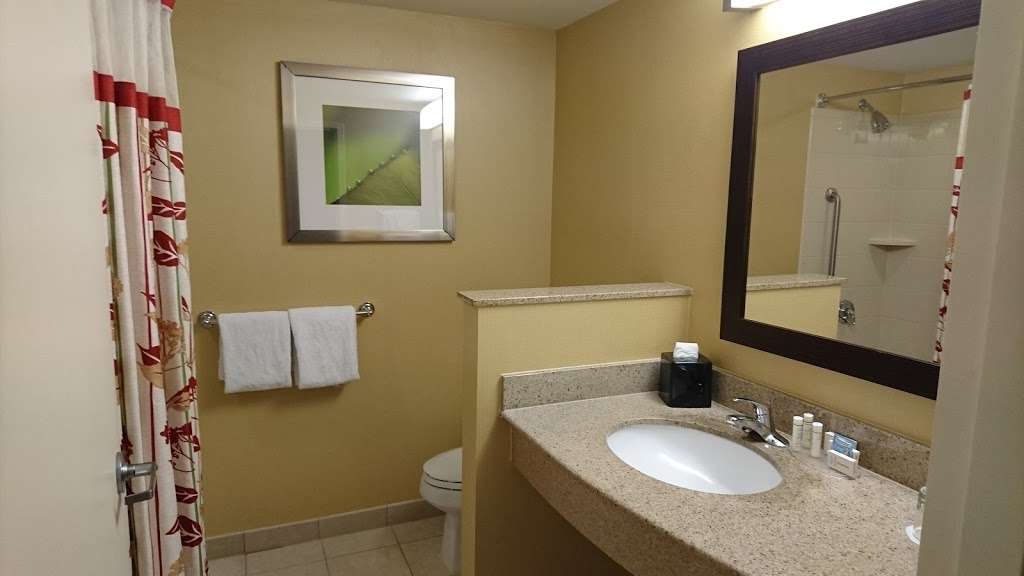 Courtyard by Marriott Boston-South Boston | 63 R Boston St, Boston, MA 02125, USA | Phone: (617) 436-8200