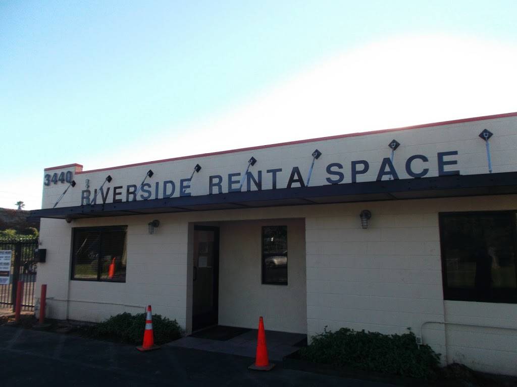 Riverside Renta Space | 3440 Monroe St, Riverside, CA 92504, USA | Phone: (951) 689-6900