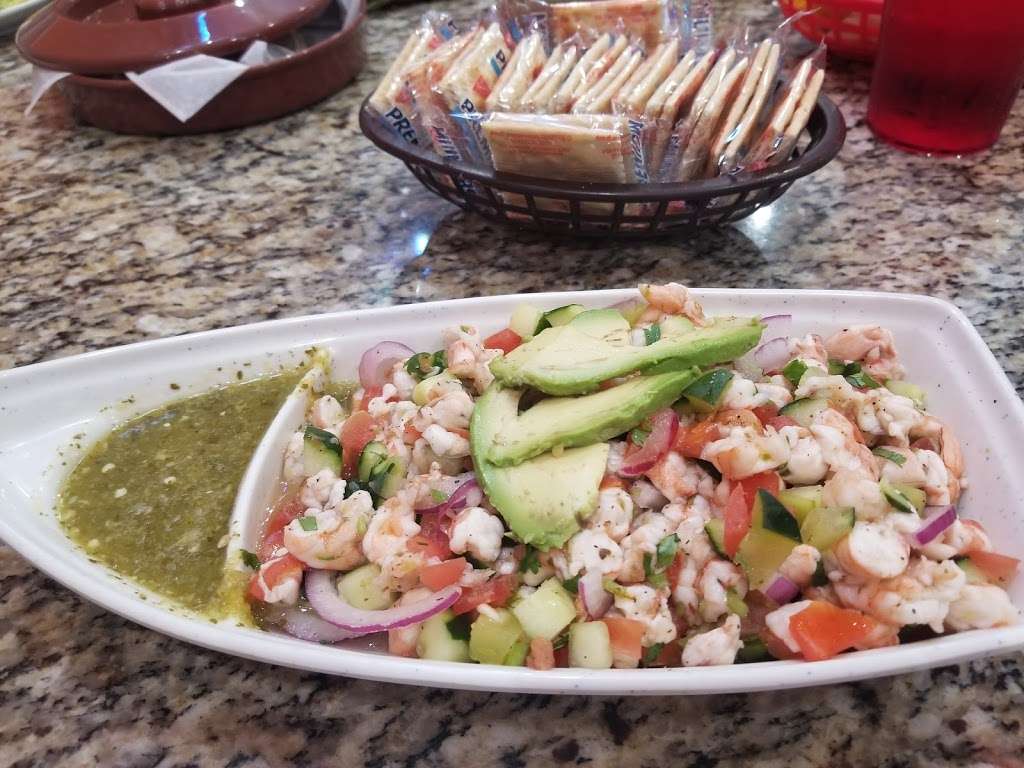 Mariscos La Marea Seafood & Bar | 704 S Walton Walker Blvd #8132, Dallas, TX 75211, USA | Phone: (214) 467-8300