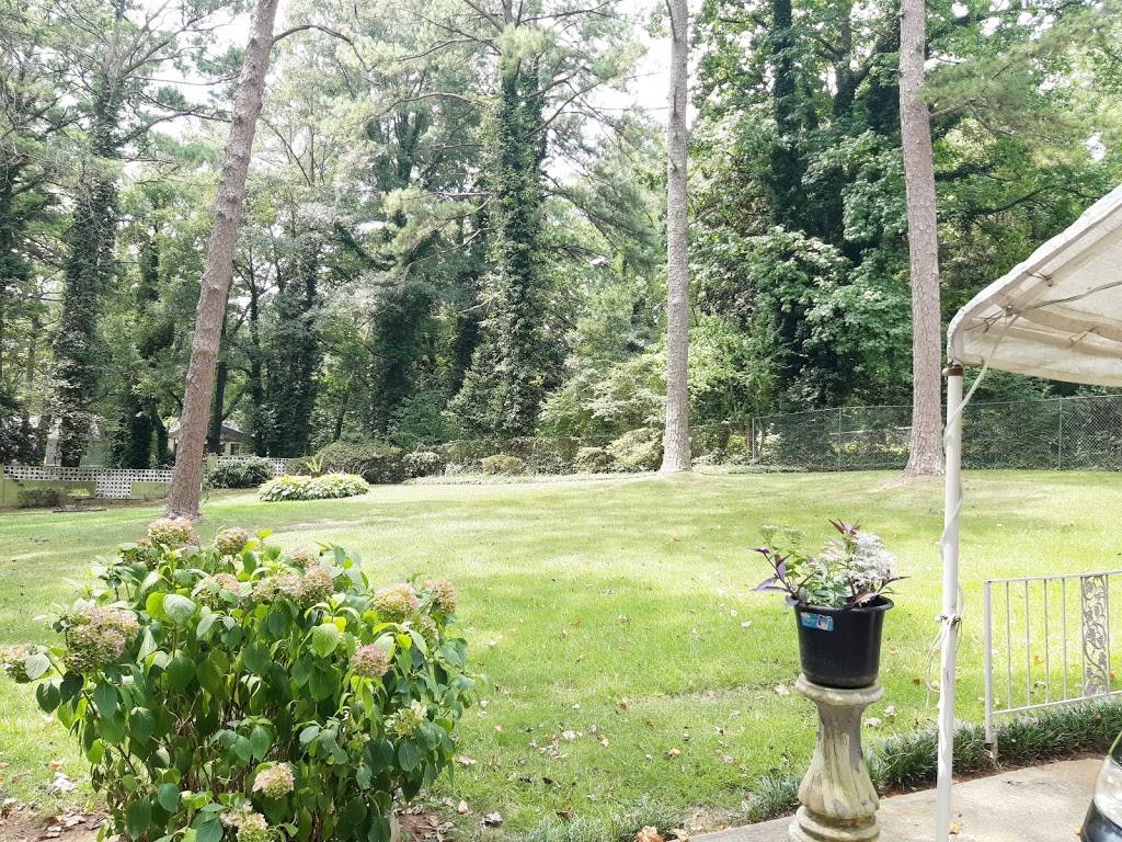 The MOZLEY Bed and Breakfast | 1380 Mozley Pl SW, Atlanta, GA 30314, USA | Phone: (404) 226-3854