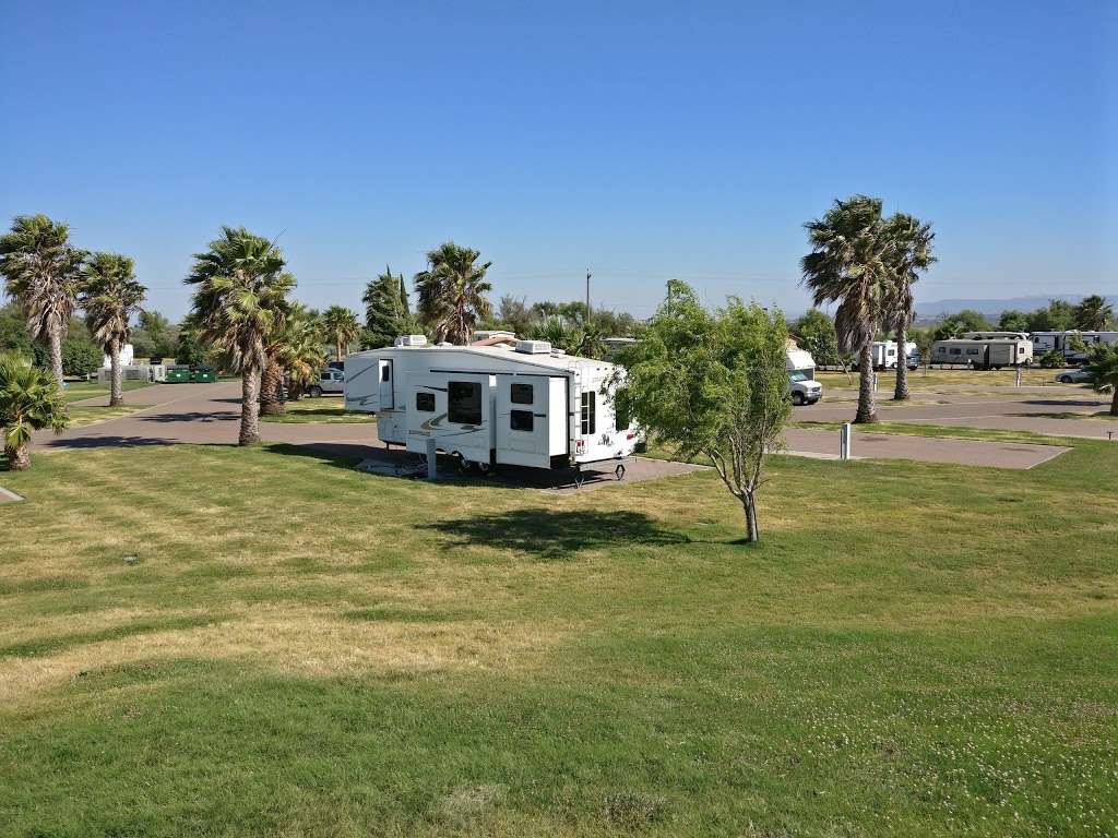 Rio Viento RV Park | 4460 W Sherman Island Rd, Walnut Grove, CA 95690, USA | Phone: (925) 382-4193