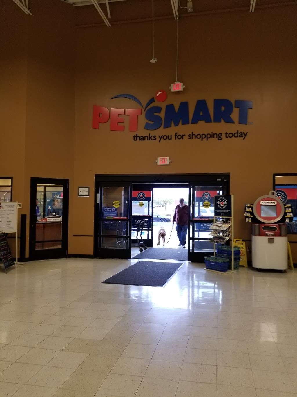 PetSmart | 2677 E W Main St, Plainfield, IN 46168, USA | Phone: (317) 837-9138