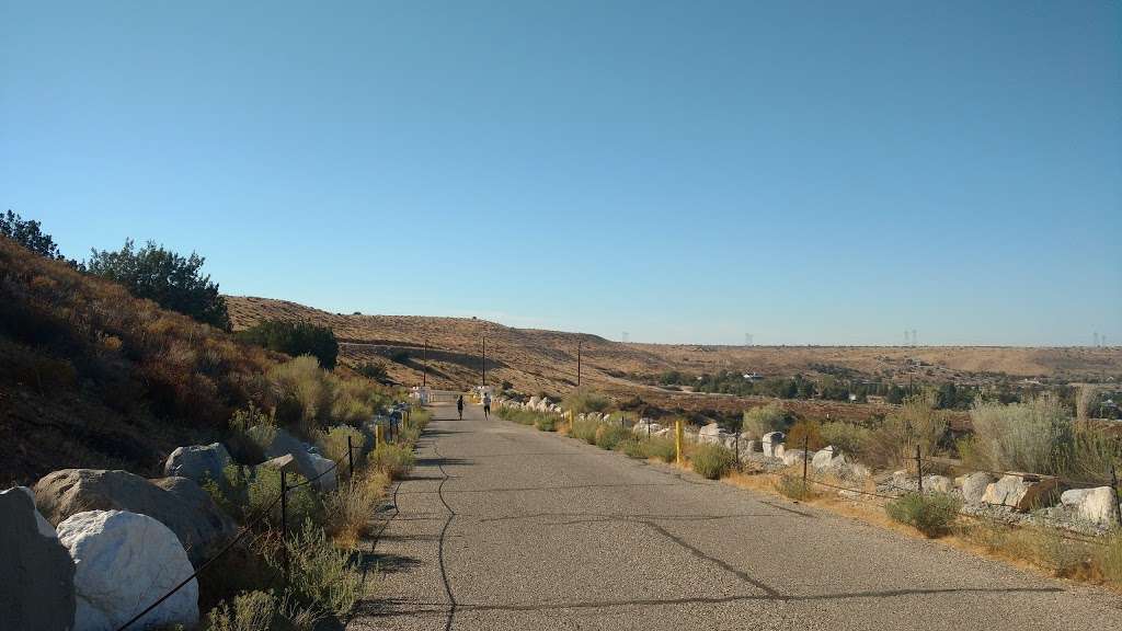 Mojave River Dam Parking on Arrrowhead Lake Rd, Hesperia | 4629-4641 Arrowhead Lake Rd, Hesperia, CA 92345, USA