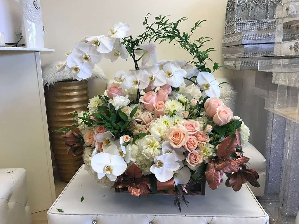 Four Seasons Flowers & Chocolates | 12458 Oxnard St, North Hollywood, CA 91606 | Phone: (818) 747-2226