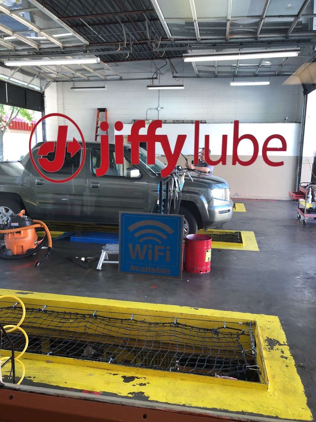 Jiffy Lube | 5367 Red Bug Lake Rd, Winter Springs, FL 32708, USA | Phone: (407) 696-4700