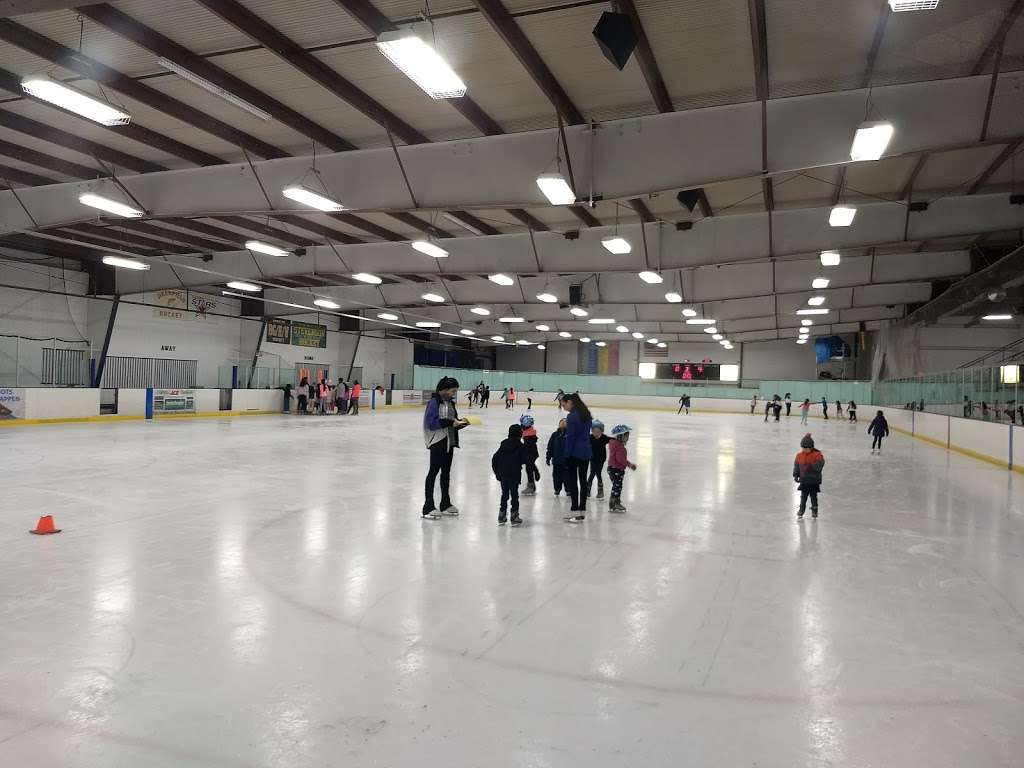 Twin Rinks Ice Pavilion | 1500 Abbott Ct, Buffalo Grove, IL 60089 | Phone: (847) 821-7465