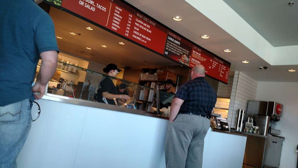 Chipotle Mexican Grill | 4323 NE Chouteau Trafficway, Kansas City, MO 64117, USA | Phone: (816) 459-9892