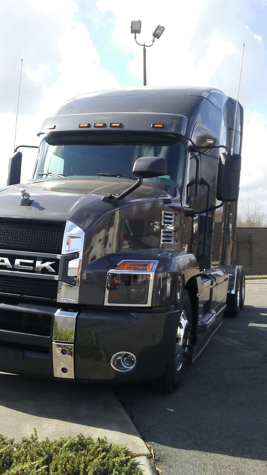 Mack Truck Sales of Charlotte | 3609 Trailer Dr, Charlotte, NC 28269, USA | Phone: (704) 597-1240