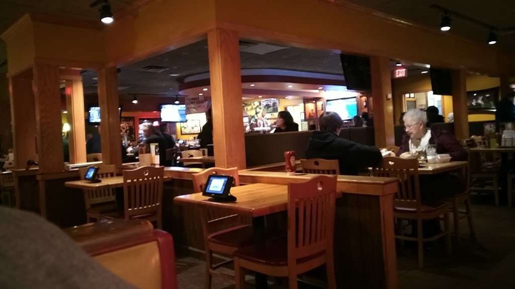 Applebees Grill + Bar | 105 W Lee Hwy, Warrenton, VA 20186, USA | Phone: (540) 341-2044