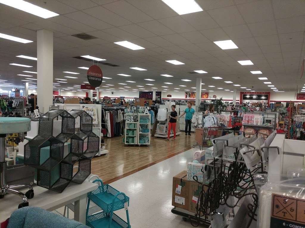 T.J. Maxx & HomeGoods | 2817 Park Ave, Tustin, CA 92782 | Phone: (714) 258-8452