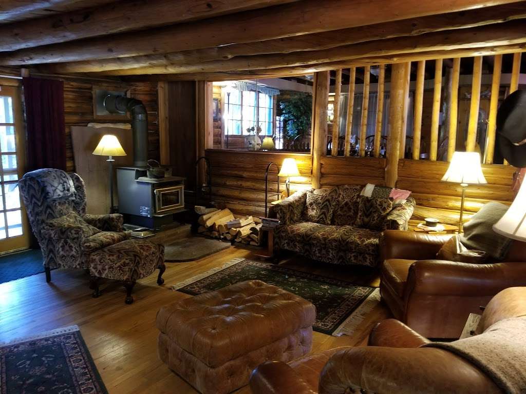 Allenspark Lodge B & B | 184 CO-7, Allenspark, CO 80510, USA | Phone: (303) 747-2552