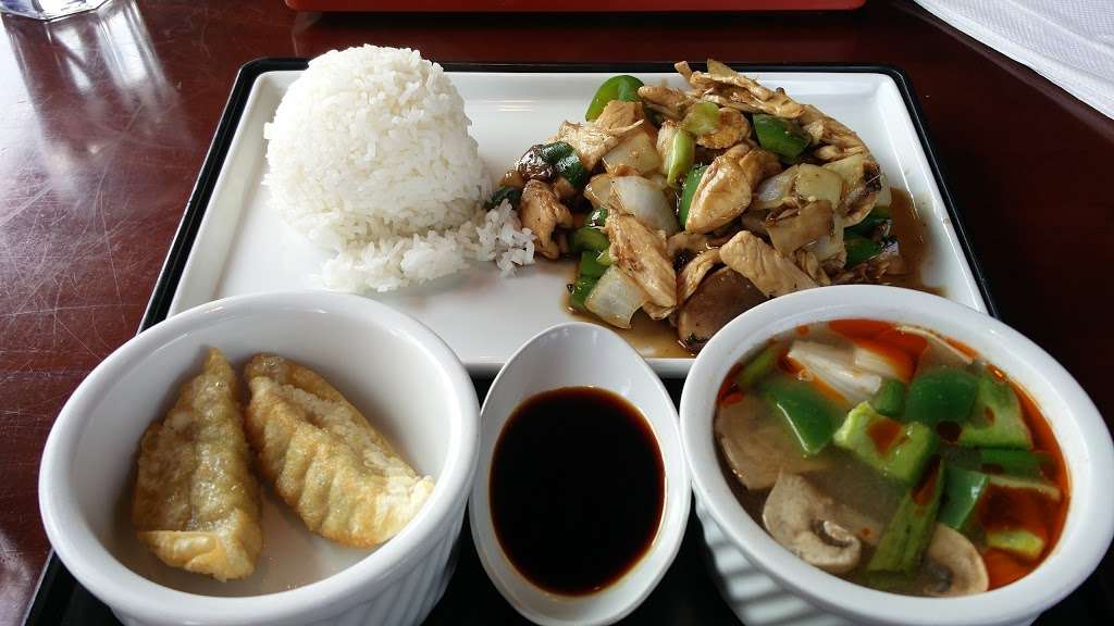 Fuji Thai | 1000 Weiland Rd, Buffalo Grove, IL 60089, USA | Phone: (847) 459-0888