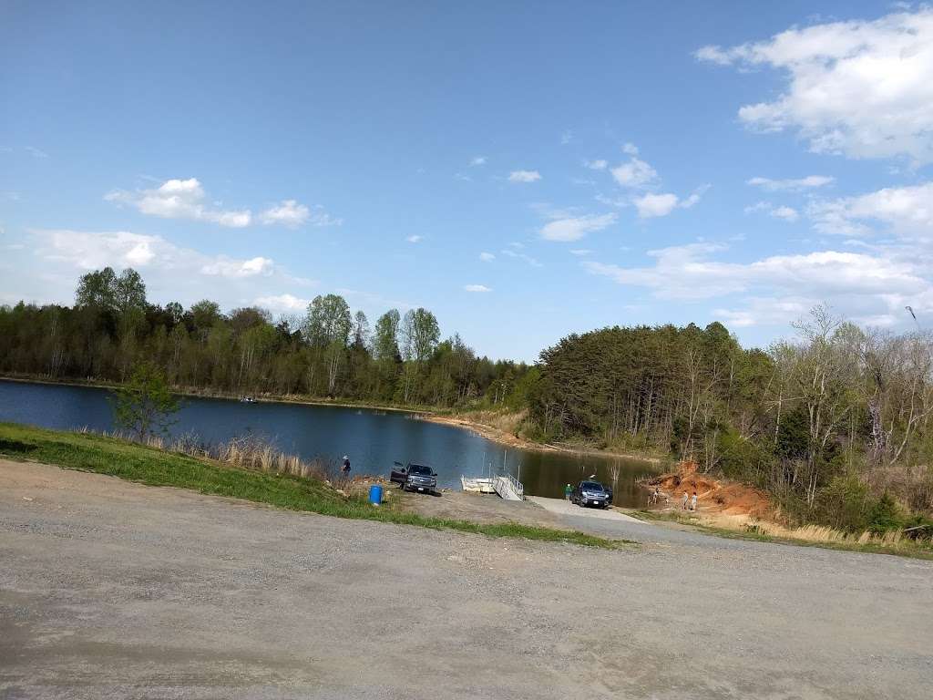 Lake Mooney Park | Fredericksburg, VA 22406, USA