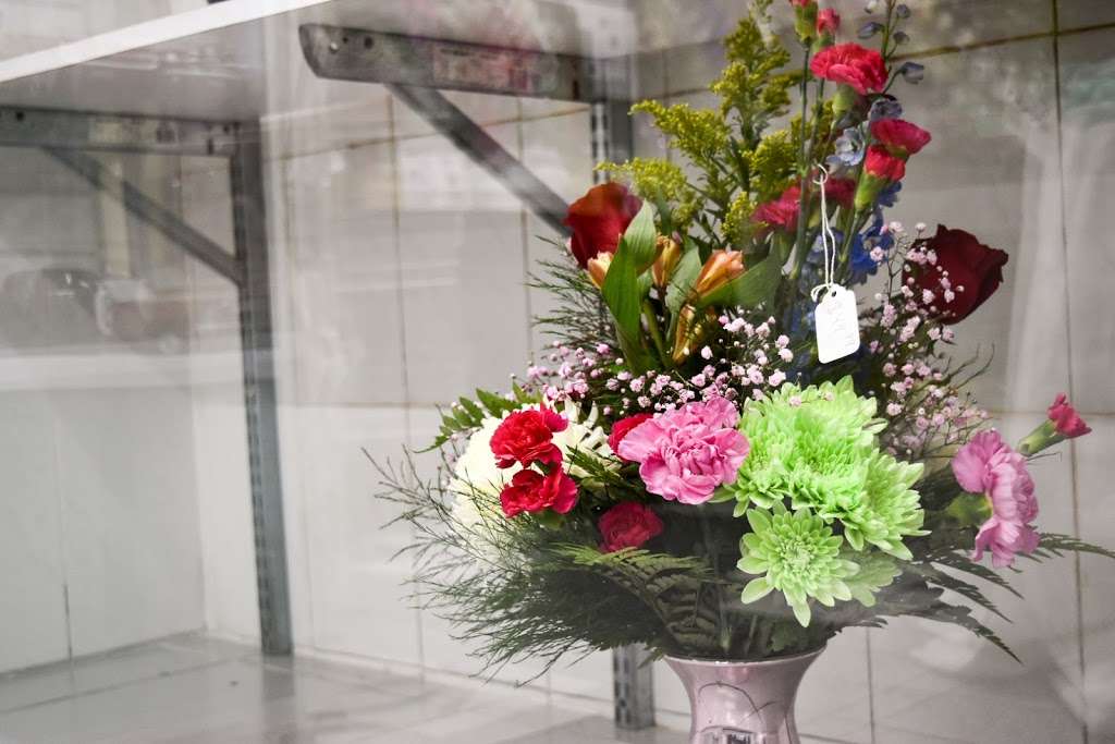 Charmaynes Florist & Cake | 240-01 Linden Blvd, Elmont, NY 11003, USA | Phone: (516) 285-5078