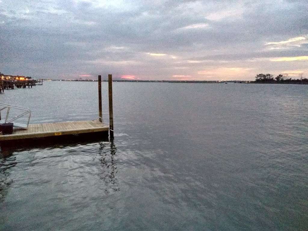 Long Beach Municipal Fishing Pier | 198 W Bay Dr, Long Beach, NY 11561, USA