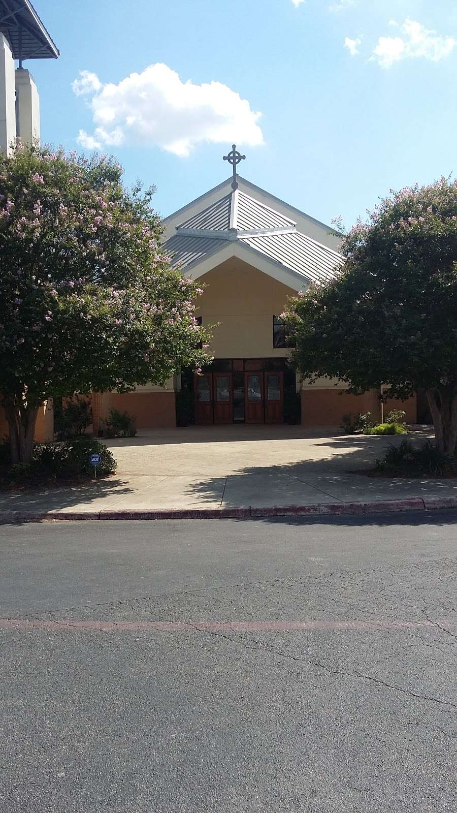 St Lawrence Catholic Church | 236 E Petaluma Blvd, San Antonio, TX 78221 | Phone: (210) 924-4401