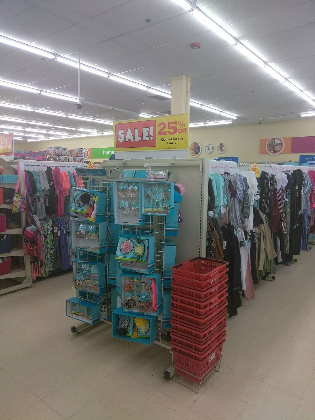 Family Dollar | 9, Clock Tower Plaza, Elgin, IL 60120 | Phone: (847) 697-8679