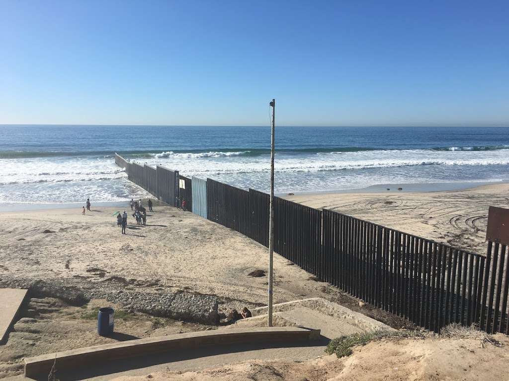 US/Mexico Beach Border | Paseo Costero 728, Costa, Tijuana, B.C., Mexico, San Diego, CA 92154, USA