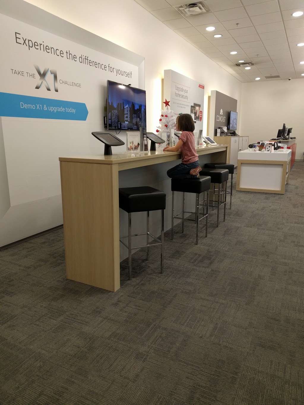 Xfinity Store by Comcast | 18701 East 39th St S Suite B, Independence, MO 64057, USA | Phone: (800) 934-6489