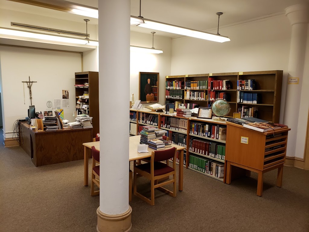 Salzmann Library | 3257 S Lake Dr, St Francis, WI 53235, USA | Phone: (414) 747-6479
