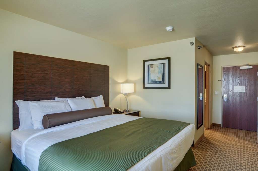 Cobblestone Inn & Suites - Kersey | 309 Hill St, Kersey, CO 80644, USA | Phone: (970) 351-9411