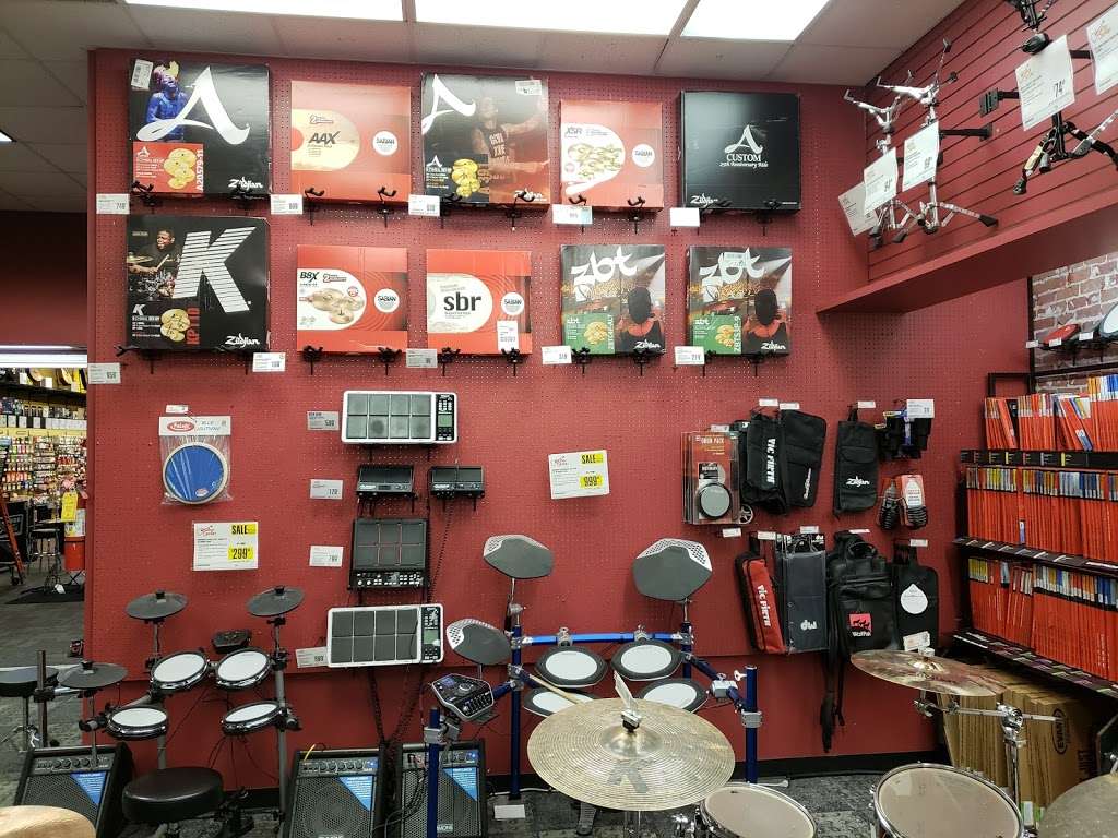 Guitar Center | 5025 Okeechobee Blvd, West Palm Beach, FL 33417, USA | Phone: (561) 616-5601