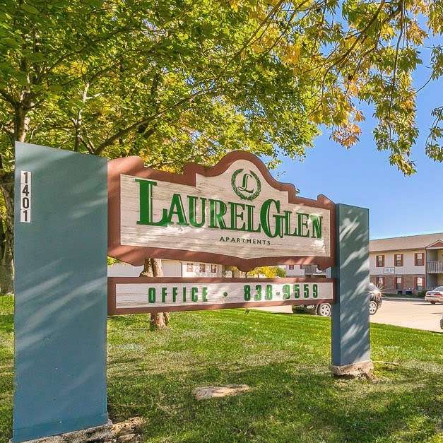 Laurel Glen Apartments | 1401 E 24th St, Lawrence, KS 66046, USA | Phone: (785) 329-0577