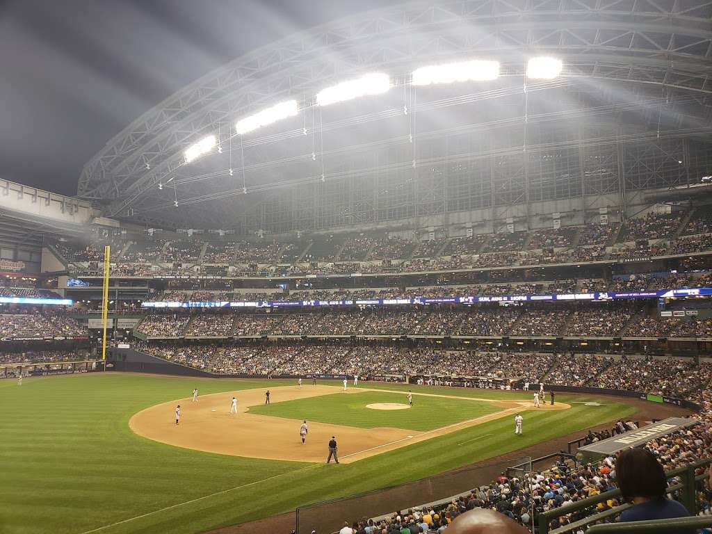 Miller Park | 1 Brewers Way, Milwaukee, WI 53214, USA | Phone: (414) 902-4452