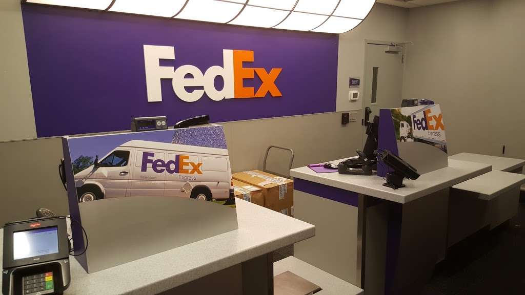 FedEx Ship Center | 1102 Brussels St, San Antonio, TX 78219, USA | Phone: (800) 463-3339