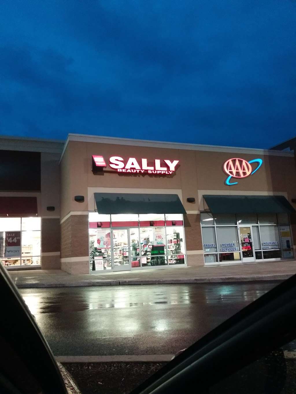 Sally Beauty | 286 Retail Commons Pk A-1, Martinsburg, WV 25403, USA | Phone: (304) 263-0259