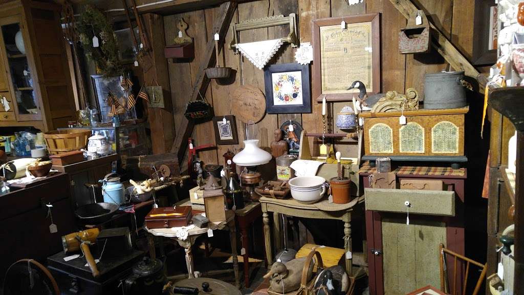 Brickerville Antiques Barn | 2 E 28th Division Hwy, Lititz, PA 17543, USA | Phone: (717) 626-0786