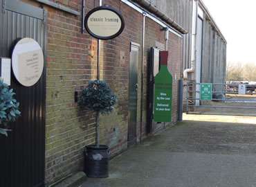 Wine and the Vine | Battlers Green Farm, Common Ln, Radlett WD7 8PH, UK | Phone: 07973 753928