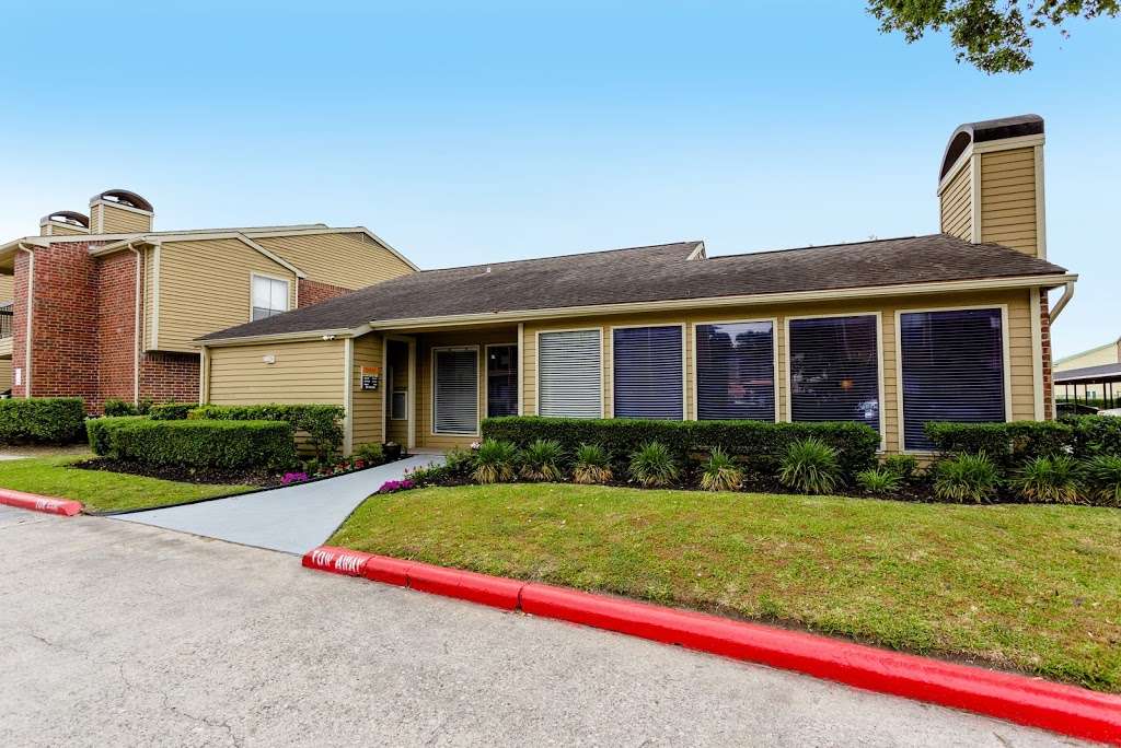 Foxwood | 19920 Foxwood Forest Blvd, Humble, TX 77338, USA | Phone: (281) 973-4315